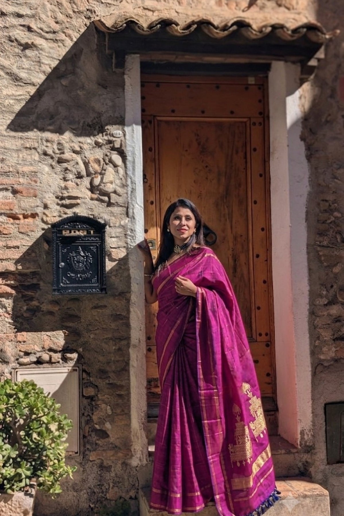 Ratha – Dual-Tone Plum Violet Kanjivaram Silk Saree with Gold Zari Chariot Pallu